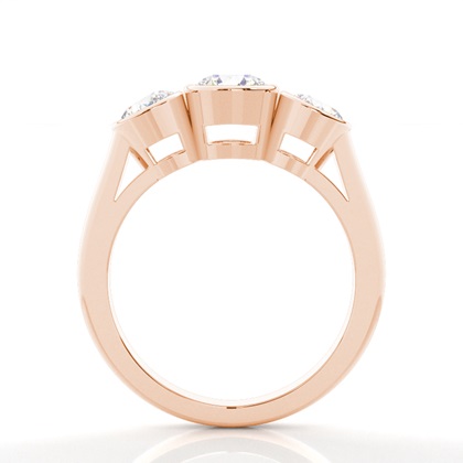 Drei Diamanten in einer Zargenfassung