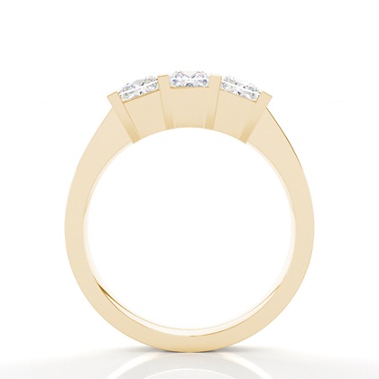 Drei Diamanten in einer Balkenfassung