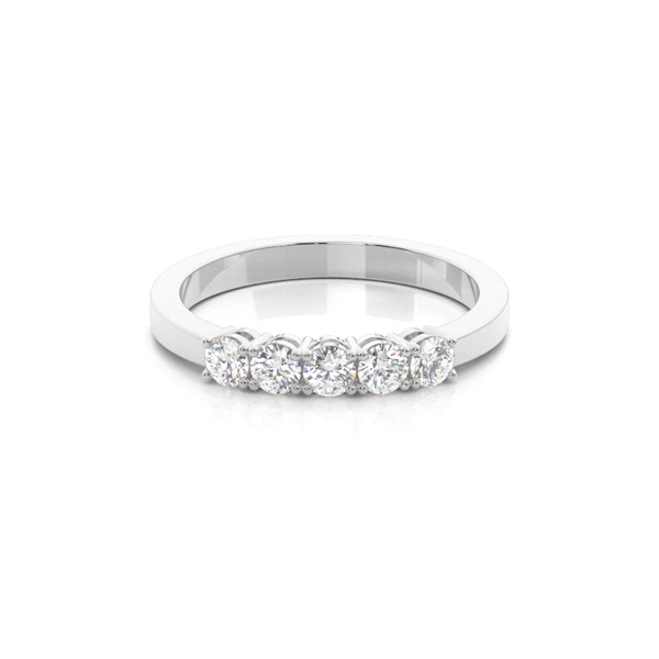 Fünf Diamanten in einer Krappenfassung