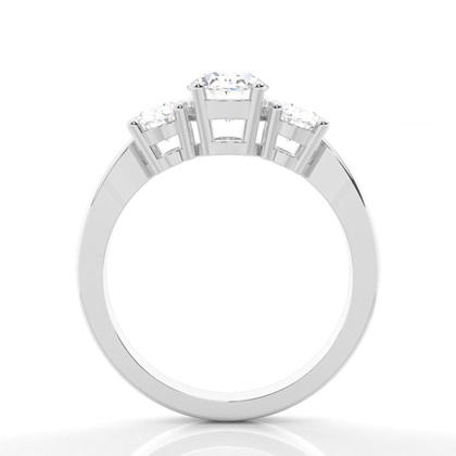 Drei Diamanten in einer Krappenfassung