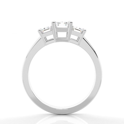 Drei Diamanten in einer Krappenfassung