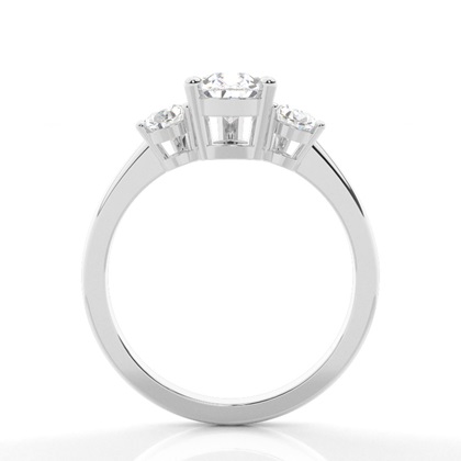 Verlobungsring mit drei birnenförmigen Steinen in Krappenfassung