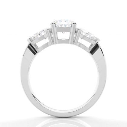 Drei Diamanten in einer Krappenfassung