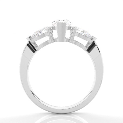 Drei Diamanten in einer Krappenfassung