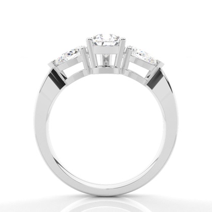 Drei Diamanten in einer Krappenfassung