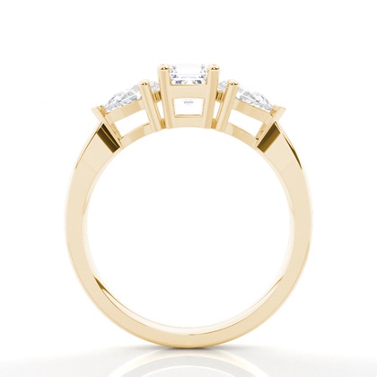 Asscher- und Birnen-Diamant-Verlobungsring mit drei Steinen in Krappenfassung