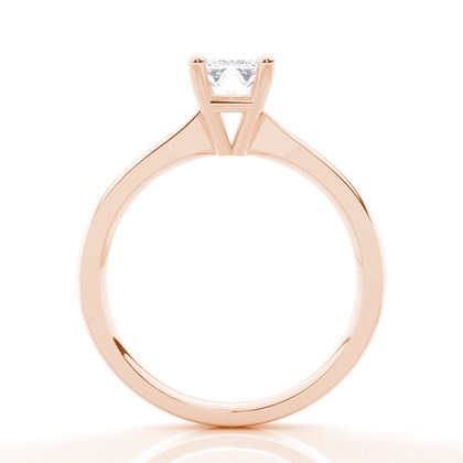 Moissanit ring in einer Krappenfassung