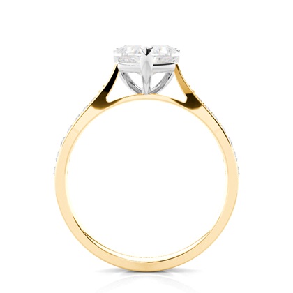 Diamantenring in einer Krappenfassung