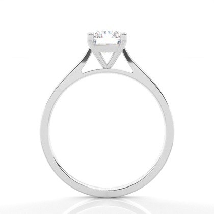 Diamantenring in einer Krappenfassung