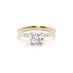 Diamant Verlobungsring in einer Krappenfassung mit Schulter Diamanten