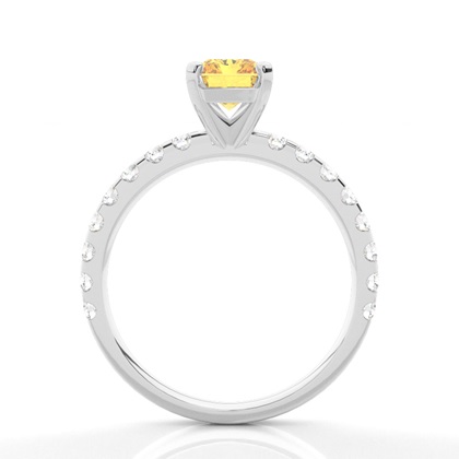 Verlobungsring mit gelbem Diamant und seitlichem Stein