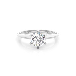 Diamantenring in einer Krappenfassung