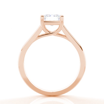 Dünner Moissanit Verlobungsring in einer Krappenfassung