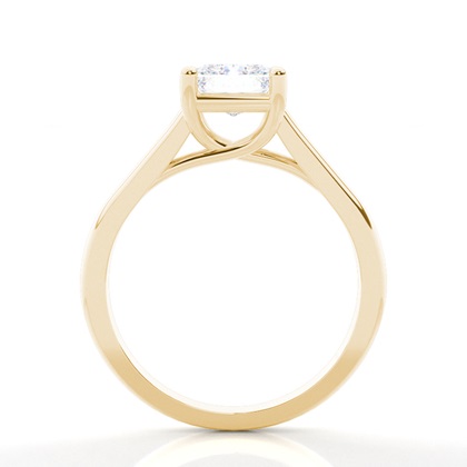 Dünner Moissanit Verlobungsring in einer Krappenfassung