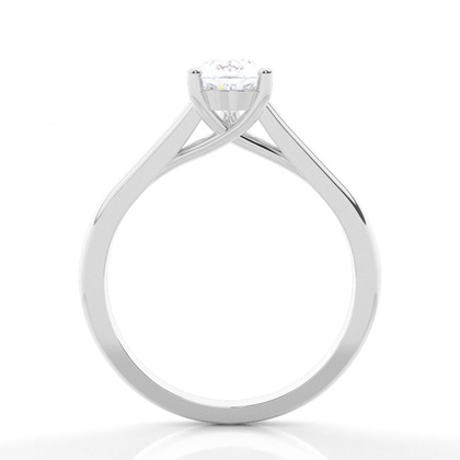 Dünner Moissanit Verlobungsring in einer Krappenfassung