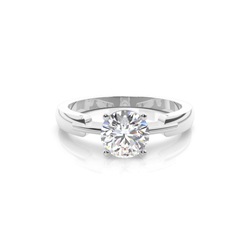 Diamantenring in einer Krappenfassung
