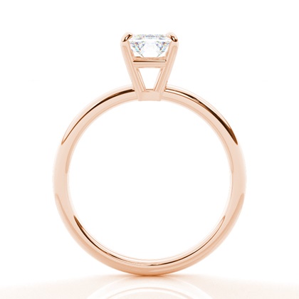 Moissanit ring in einer Krappenfassung