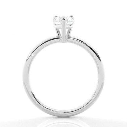 Moissanit ring in einer Krappenfassung