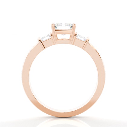 Drei Diamanten in einer Krappenfassung