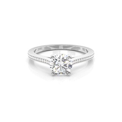 Diamant Verlobungsring in einer Krappenfassung mit Schulter Diamanten
