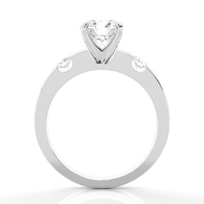 Drei Diamanten in einer Krappenfassung