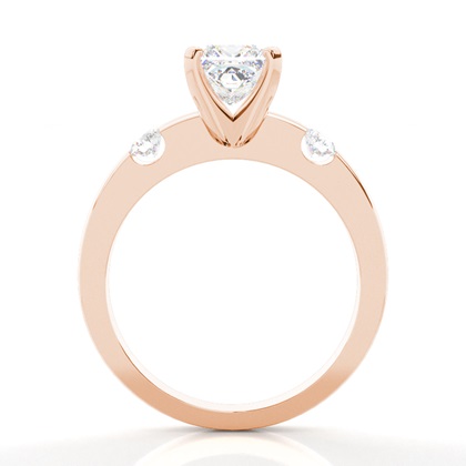 Drei Diamanten in einer Krappenfassung