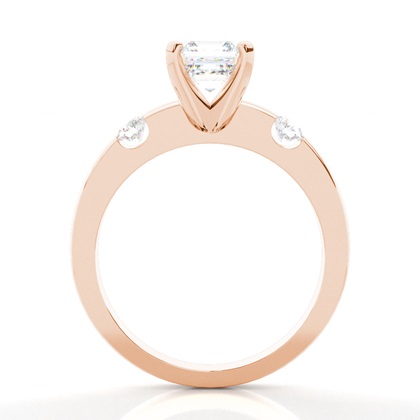 Drei Diamanten in einer Krappenfassung