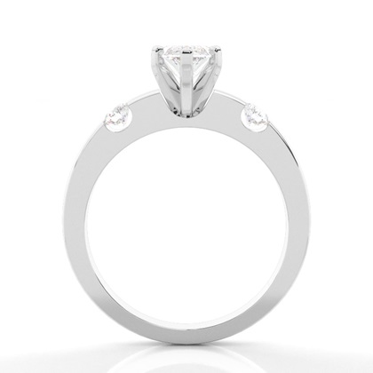 Drei Diamanten in einer Krappenfassung