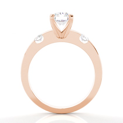 Drei Diamanten in einer Krappenfassung