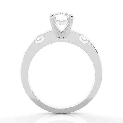 Drei Diamanten in einer Krappenfassung