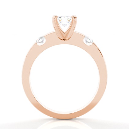 Drei Diamanten in einer Krappenfassung