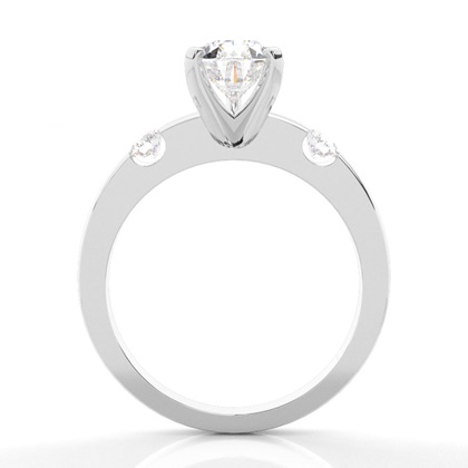 Drei Diamanten in einer Krappenfassung