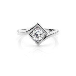 Diamantenring in einer Krappenfassung
