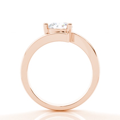 Moissanit ring in einer Krappenfassung