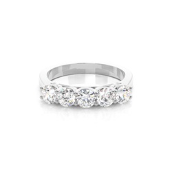 5 Diamanten Ring einfach in einer Krappenfassung