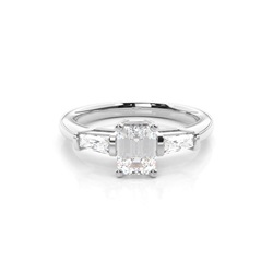 3 Diamant Ring einfach mit einer 4 Krappenfassung