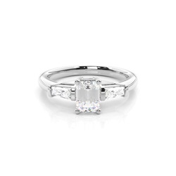 Bague 3 pierres diamant princesse serti rail