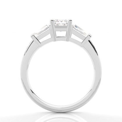 4-Krappen-Fassung, schlichter Ring mit drei Steinen