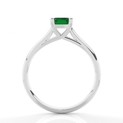 Smaragd-Verlobungsring mit 4 Zinken in Smaragdform