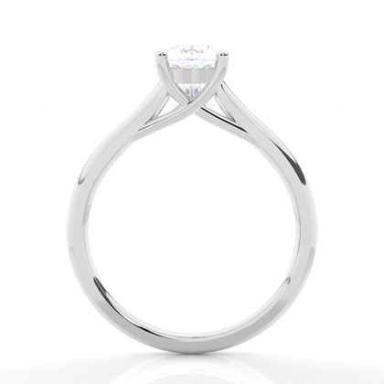 Moissanit ring in einer Krappenfassung