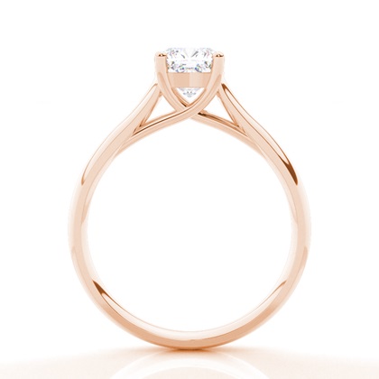 Moissanit ring in einer Krappenfassung