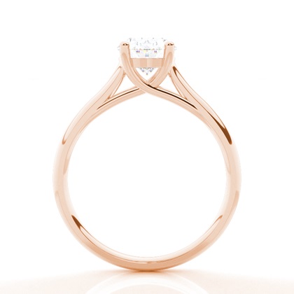 Moissanit ring in einer Krappenfassung