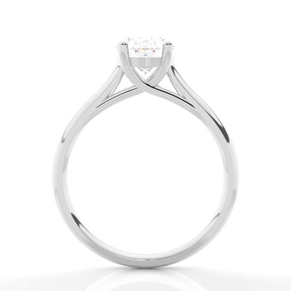 Moissanit ring in einer Krappenfassung