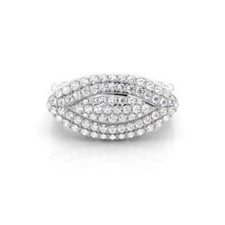 Runder Diamant Mode Ring in einer Pave Fassung 