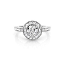Runder Diamant Cluster Ring in einer Pavefassung
