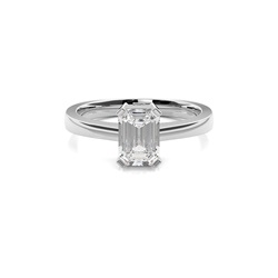 Diamantring in einer Krappenfassung