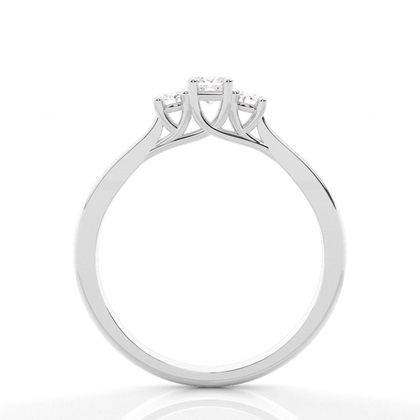 Verlobungsring mit Prinzessinnen-Dreisteinen in Krappenfassung