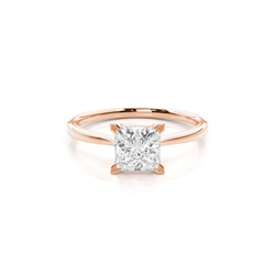 Diamantenring in einer Krappenfassung