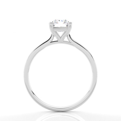 Diamantenring in einer Krappenfassung