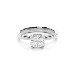 Diamantenring in einer Krappenfassung